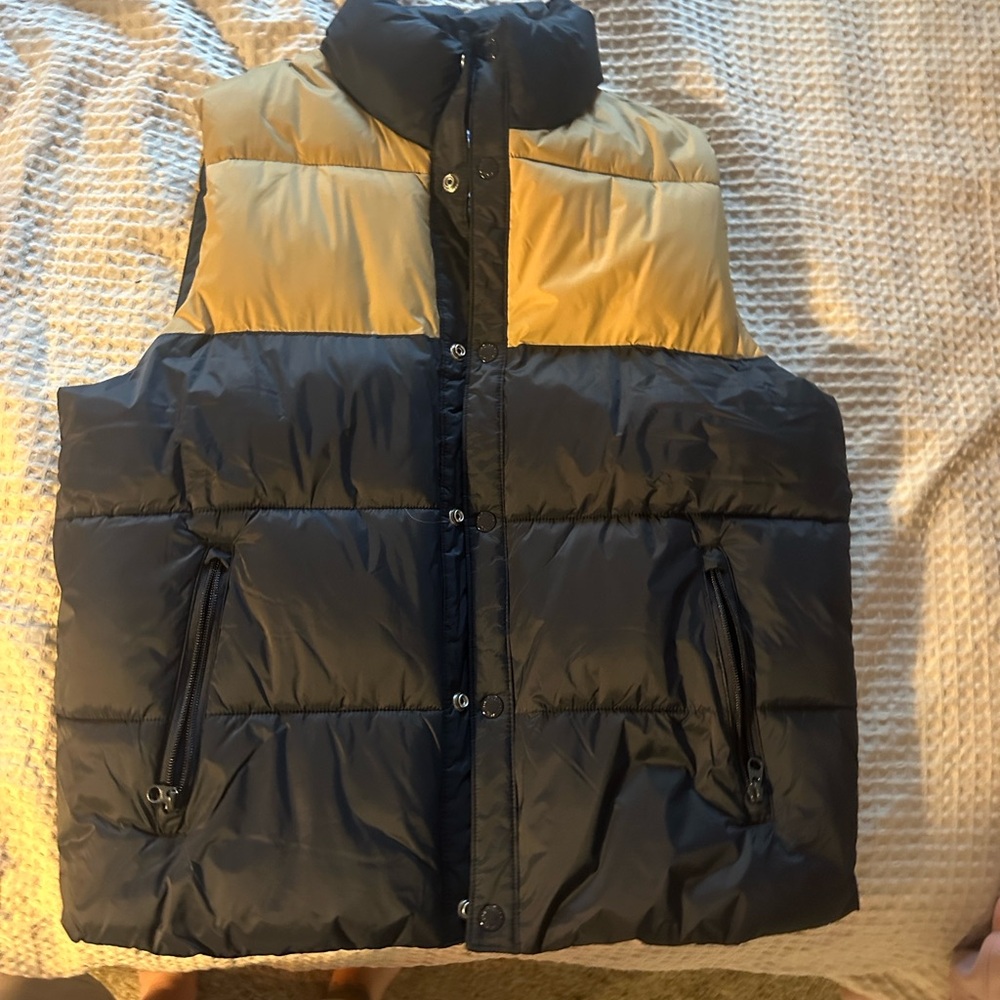 Old Navy Black and Tan Puffer Vest